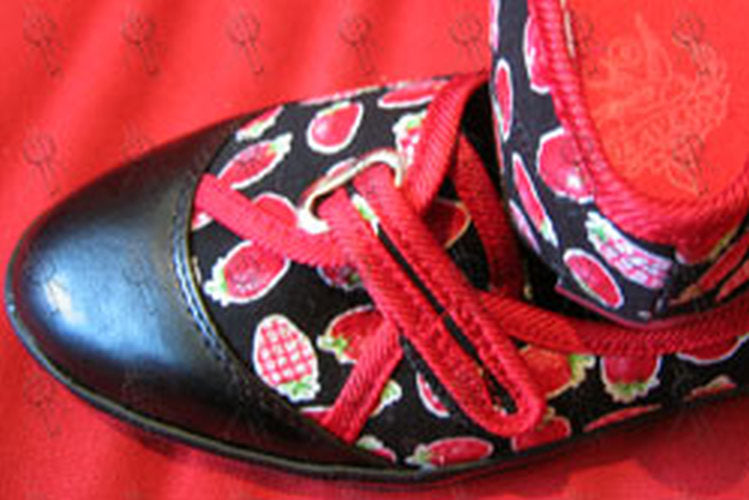 DRAVEN - Black 'Strawberry Fields' Design Slip-On Shoes - 3