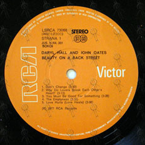 HALL & OATES - Beauty On A Back Street - 3