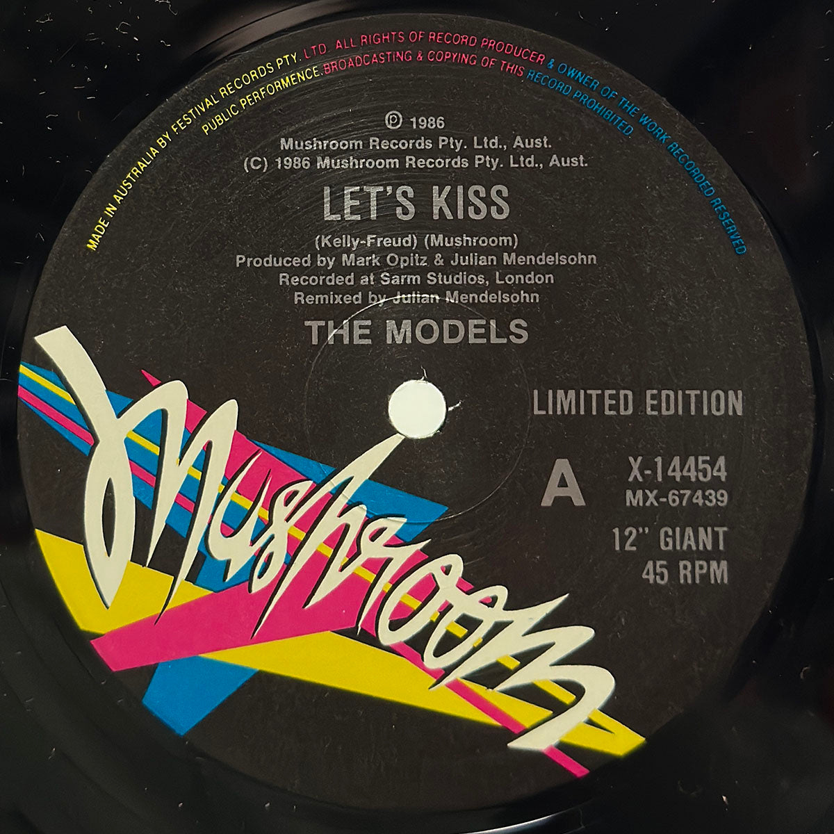 Let's Kiss - Image 3