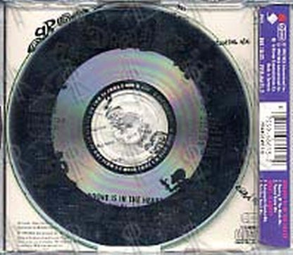 DEEE-LITE - Groove Is In The Heart - 2