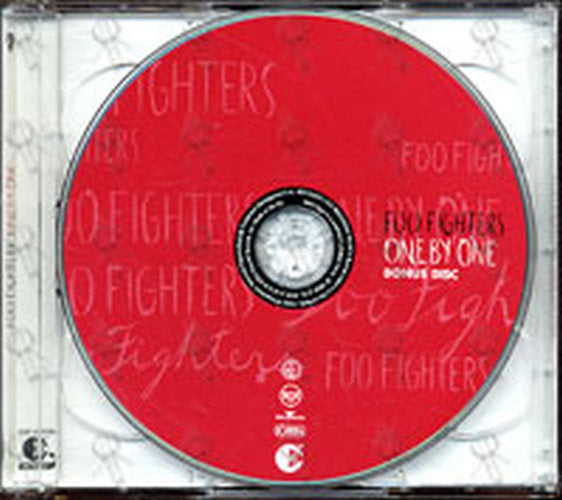 FOO FIGHTERS - One By One - 4