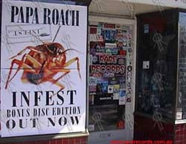 PAPA ROACH - &#39;Infest&#39; (Bonus Disc Sdition) Poster - 2