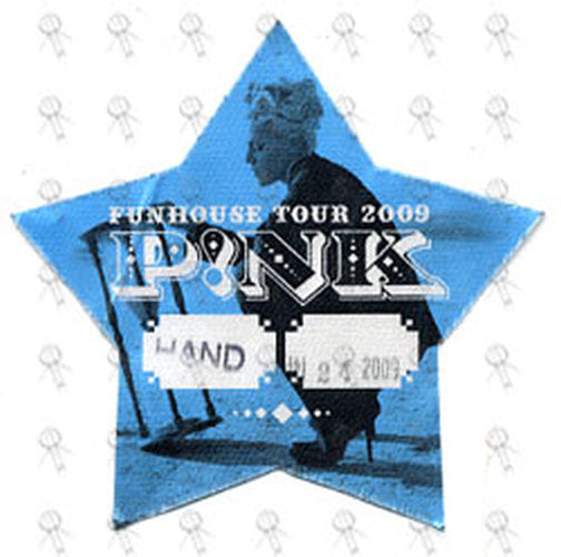 PINK - 'Funhouse Tour' May 24th 2009 Star-Shaped Cloth Stick-On - 1