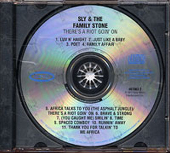 SLY & THE FAMILY STONE - There's A Riot Goin' On - 3