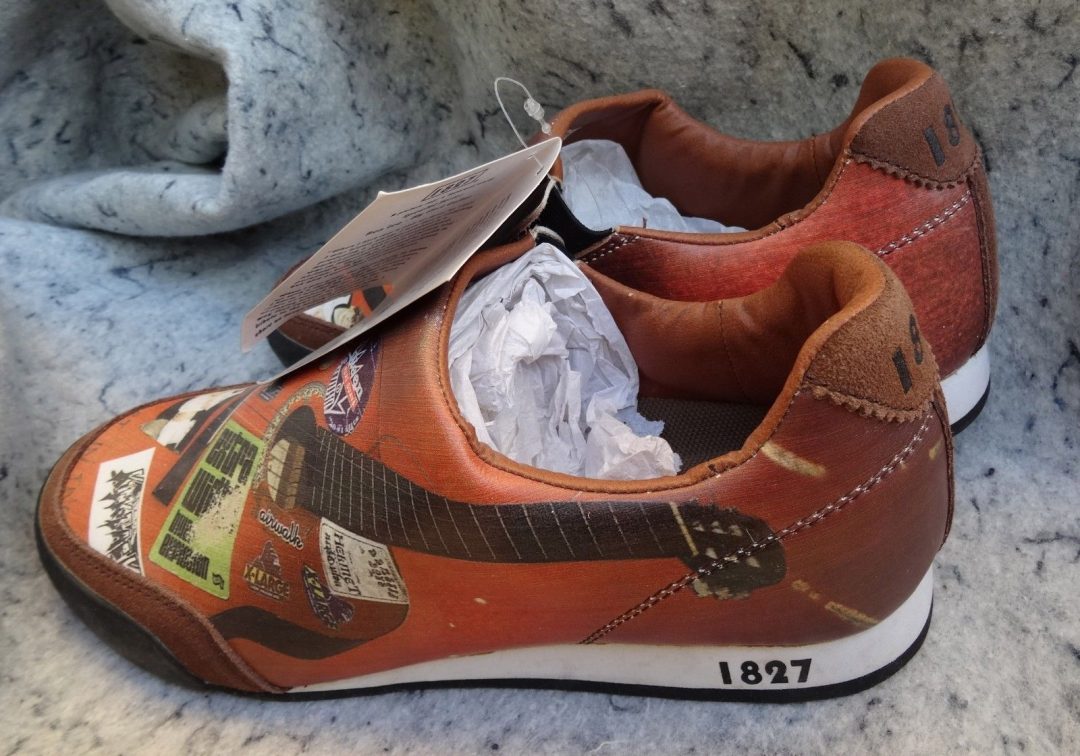 A Picture Says A Thousand Words Design Slip On Shoes